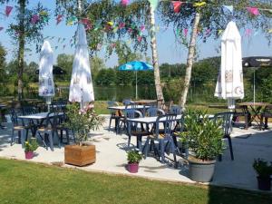 Mobil-home 6 pers avec terrasse - API-1-52-1402