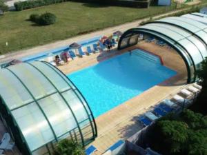 Mobil home spacieux avec terrasse, 3 chambres, 6 personnes - API-1-52-1475