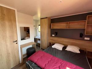 Mobil home confortable avec terrasse - 4 personnes - API-1-52-1544