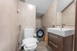 Free housekeeping visits during your stay - StayShort - Villa Stay with Waterpark Access Perfect for 6