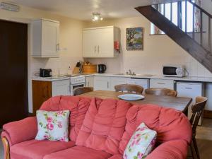 Old Nog Cottage-Ukc2101