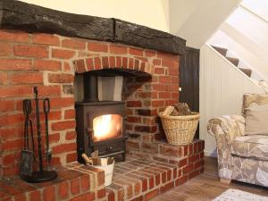 Brook House 2 - Uk31043