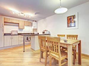 11 Red Rock Apartments