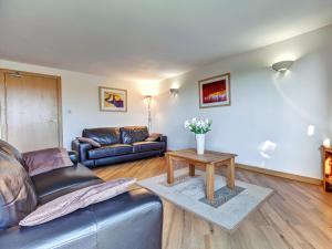 5 Red Rock Apartments