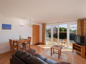 1 Red Rock Apartments