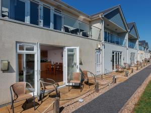 2 Red Rock Apartments