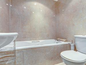 14 Red Rock Apartments