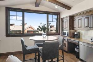 Ski in Ski Out, One bedroom condo condo