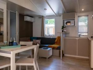 Mobil-home Confort pour 6 personnes - API-1-52-1606