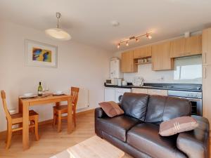 10 Red Rock Apartments