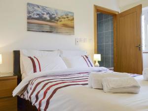 Springfield Court - Lakeside