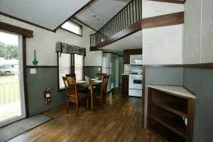 Arrowhead Camping Resort Cottage 11 - Портедж