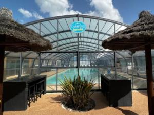 Mobil-Home Confortable avec Terrasse pour 4 Pers. - API-1-52-1634