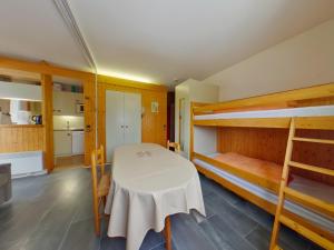 Appartement cosy avec loggia au cœur du Jura - FR-1-834-20