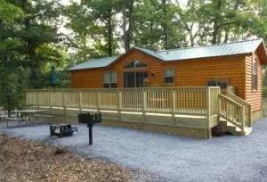 Lakeland RV Campground Cottage 15 - Edgerton