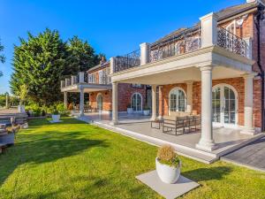 The Essex Mansion - Uk48355