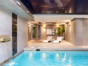 The Essex Mansion - Uk48355