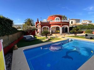 Villa de Lujo en Els Poblets con Piscina y Parking - ES-373-75