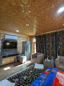 Srichan Resorts