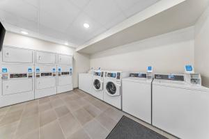 Everhome Suites Ontario