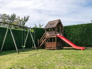 Prop. périgourdine 18 pers. avec piscine privée - FR-1-824-26