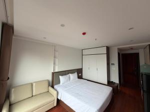 Luxe Paradise Suites Đội Cấn