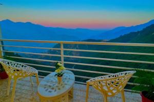 Hotel Lily Woods, Mussoorie - A beautiful lavish & luxury hotel with mountain view managed by lily