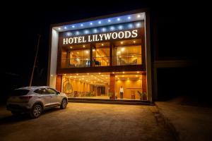 Hotel Lily Woods, Mussoorie - A beautiful lavish & luxury hotel with mountain view managed by lily