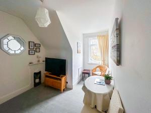 Coastal Charm - Uk47849