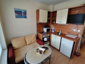 Sunny Studio Eagle Rock