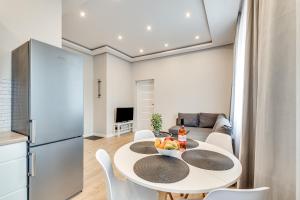Central Platinum Apartments 28 z balkonem