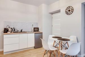 Central Platinum Apartments 23