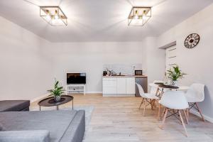 Central Platinum Apartments 23