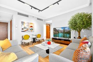 Iconic 4BR with Burj & Fountain Views Boulevard Point