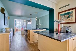 Superb flat with terrace in the centre of Paris