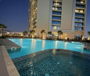 Urban Glam Studio in Aykon City - Canal & City Views