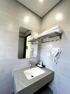 Rova Hotel - Ven Sunset Town