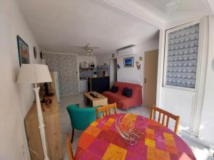 T2 RDC, Cabine, climatisé,terrasse et parking