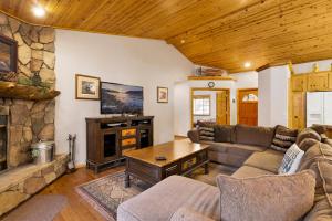 Little cubs cabin #1986