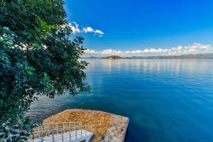 TEKCE Villa Knight Island N27