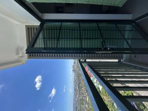 Condo Share in Katipunan - Loft Bed, Spacious Storage, WiFi, Pool, Gym, Sauna, Balcony