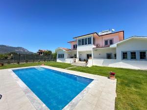 Luxury Villa with Private Pool and Large Garden in Dalyan