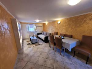 Apartments Monterosso with parking space