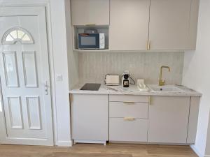 LEsterel Appartements Plage 450m & Gare Saint-Raphael 950m