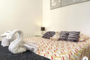 My Little Paradise - University - Train Station