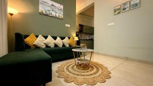 Modern 1 BHK Stay Couples Families Welcome