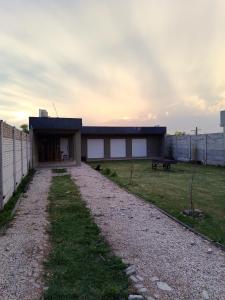 Quincho Monoambiente Con Parrilla