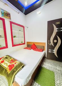 SP guest house 1,5 km from kashi vishawanath