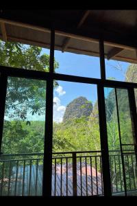 Khao Sok Jungle Roots Resort