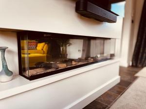 2-Bed Coastal Haven with Private Spa Pool & Tub